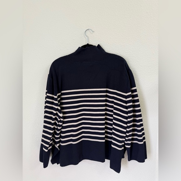 H&M Navy Blue and Cream Stripped Oversized Fit Turtle Neck Sweater Women Size XL - Picture 7 of 7